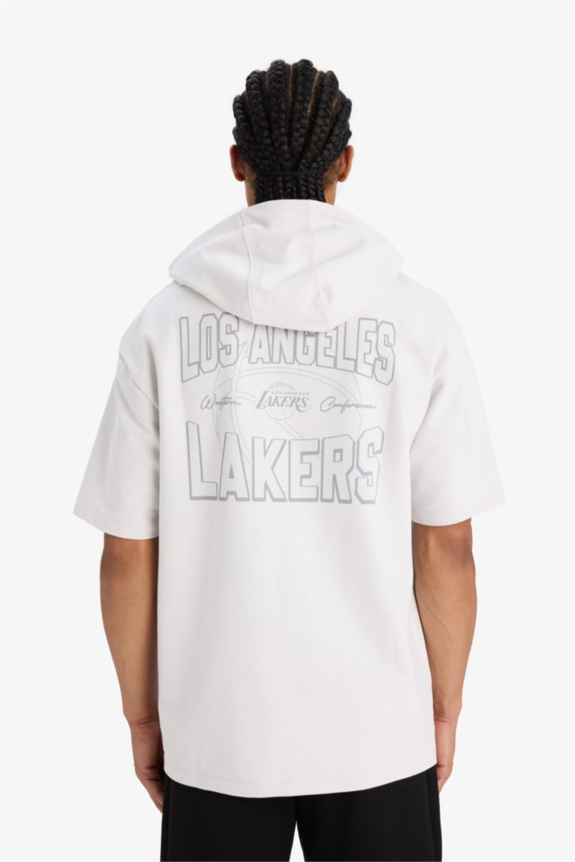 Мужчины Светло-серый Футболка DeFactoFit NBA Los Angeles Lakers Boxy Fit с капюшоном и короткими рукавами