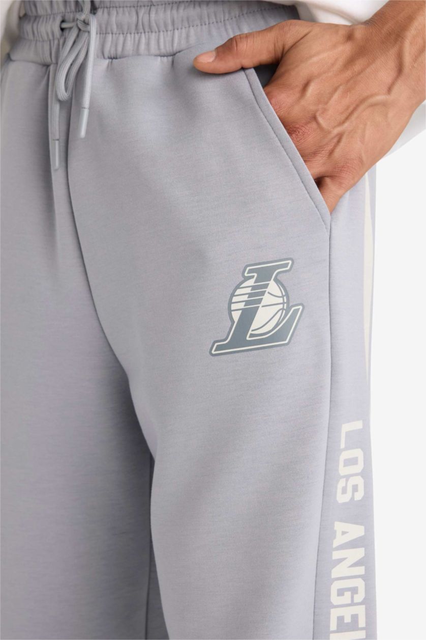 رجال رمادي سروال رياضي قماش سكوبا قصة عادية برجل عادي من لوس أنجلوس ليكرز من DeFactoFit