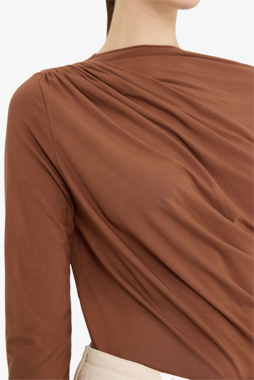 FEMME Beige Top slim à manches longues et col bateau