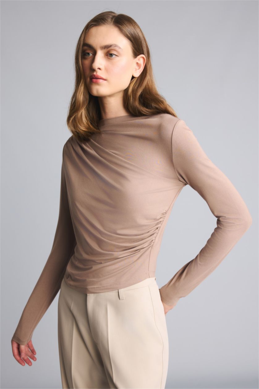 Әйелдерге ашық қоңыр Slim Fit футболка