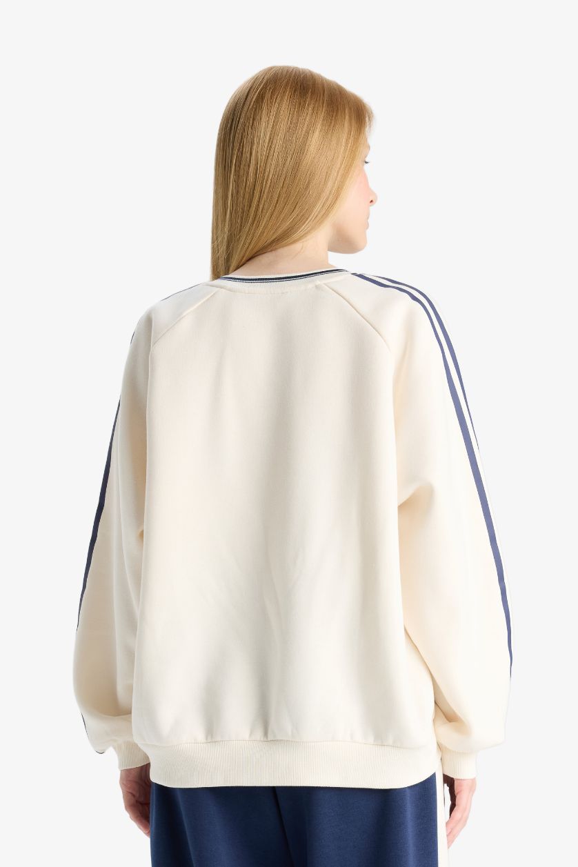 Kadın Ekru Oversize Geniş Kalıp V Yaka Baskılı Kalın Sweatshirt