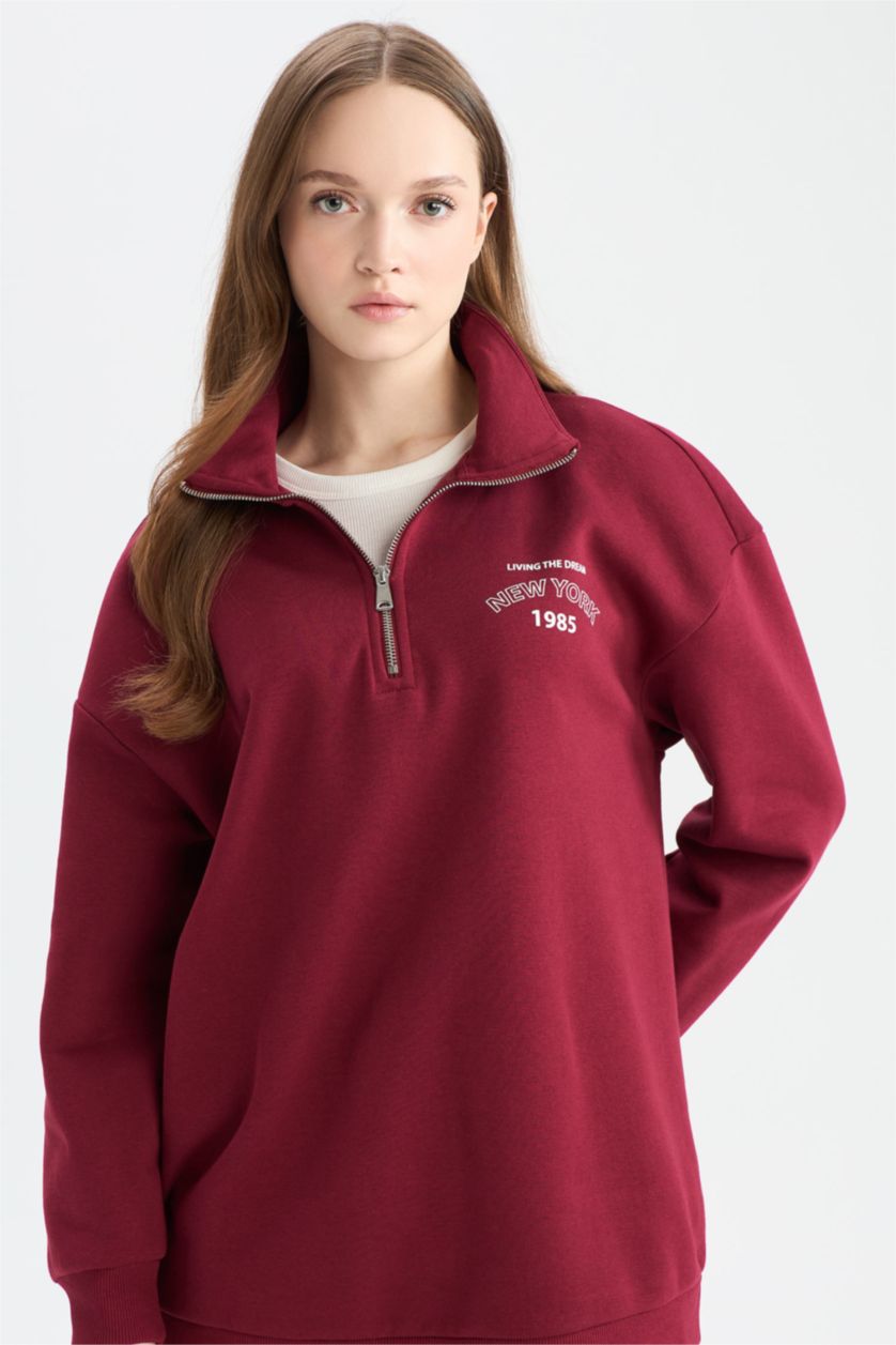 Kadın Bordo Regular Fit Fermuarlı Dik Yaka Baskı Detaylı İçi Yumuşak Tüylü Kalın Sweatshirt Tunik