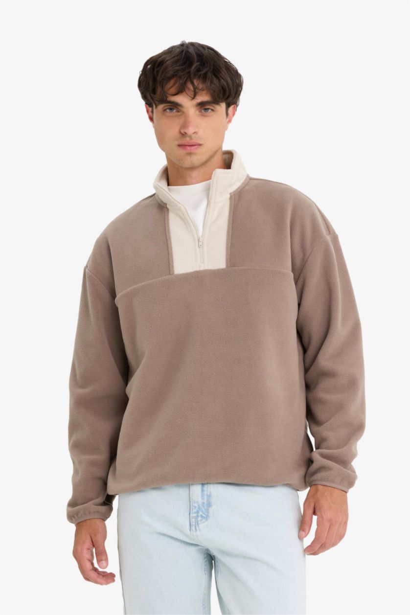 رجالي بني فاتح سويت شيرت قطيفة اوفر سايز بياقة عالية بسوسته