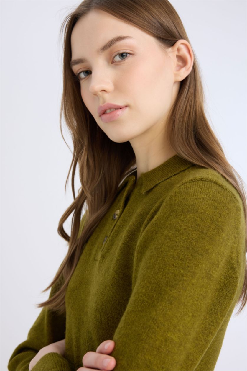 Woman Khaki Slim Fit Polo Collar Knitwear Pullover