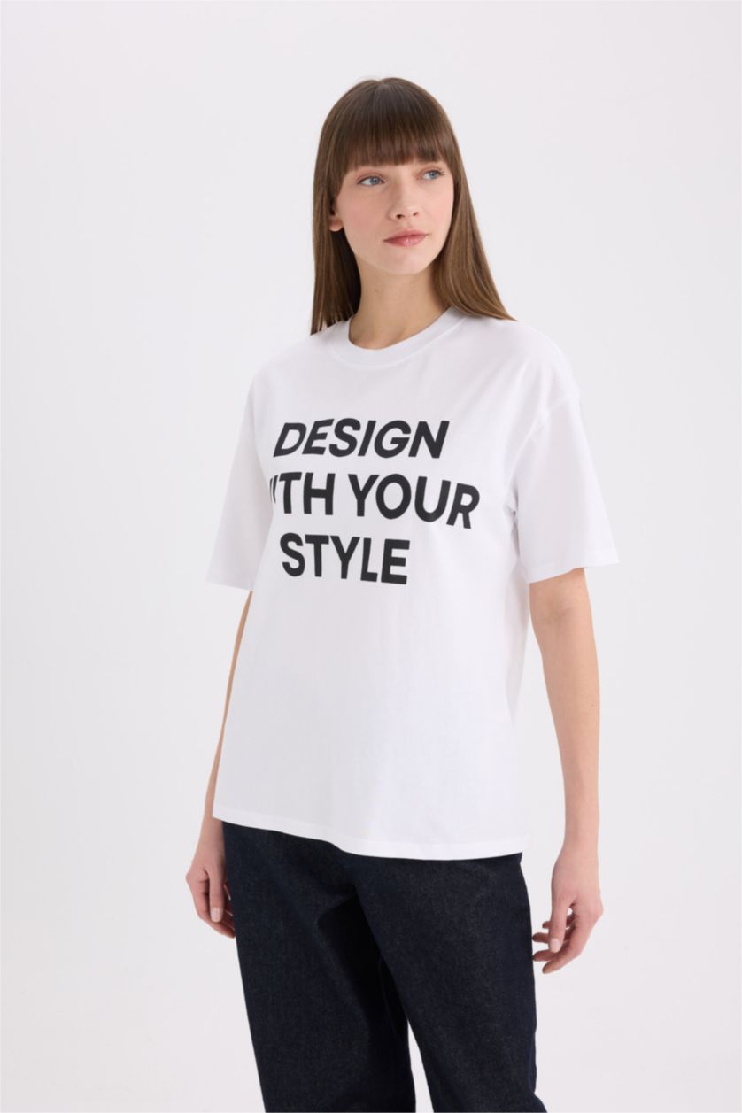 Kadın Beyaz Oversize Geniş Kalıp Bisiklet Yaka Baskılı Casual Kısa Kollu Tişört