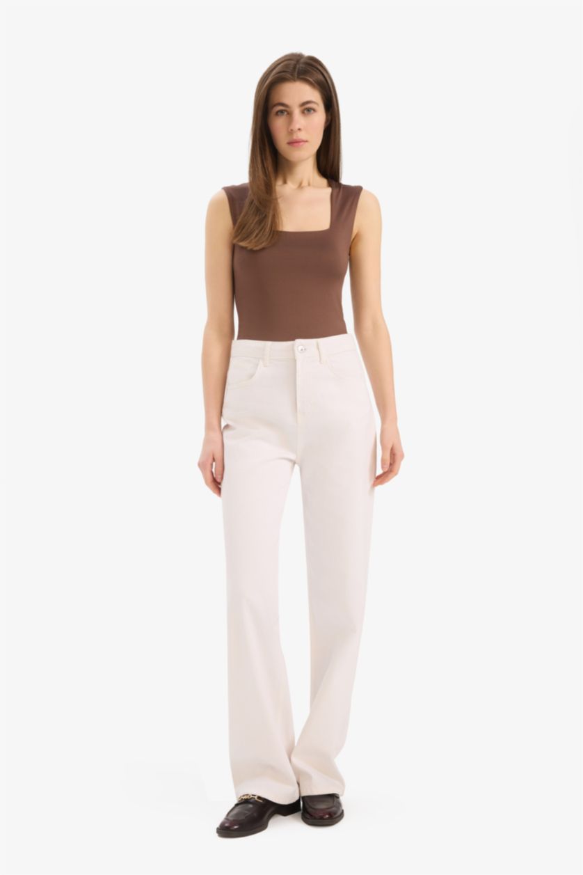 Woman Brown Slim Fit Square Neck Basic Snap Body