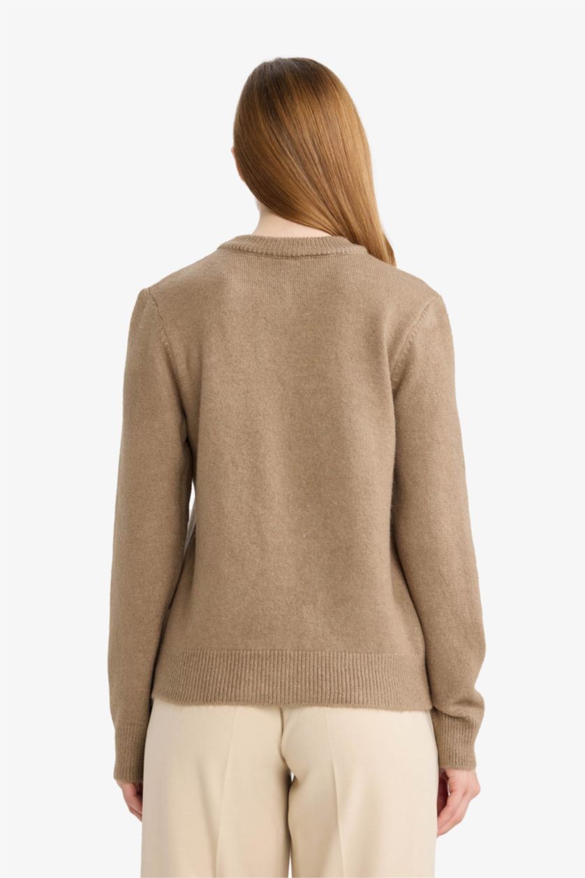 Kadın Açık Bej Regular Fit Bisiklet Yaka Düğmeli Taşlı Triko Hırka