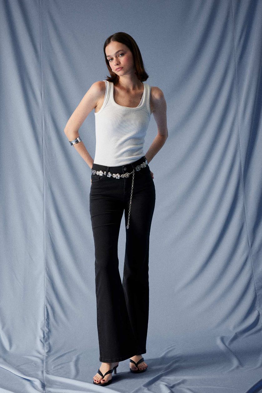 Kadın Siyah Mia Flare Fıt Normal Bel İspanyol Paça Uzun Jean Pantolon