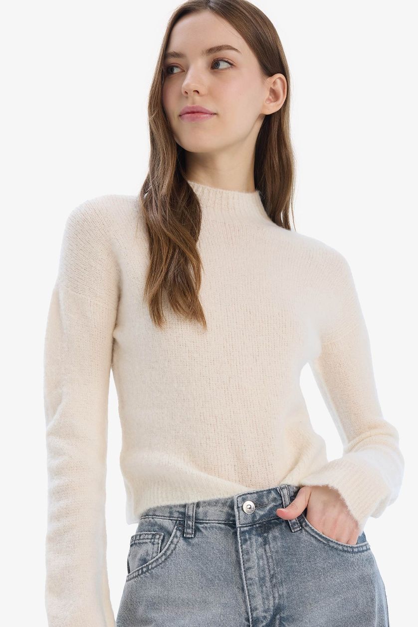 WOMAN Ecru Regular Fit Crew Neck Knitwear Pullover