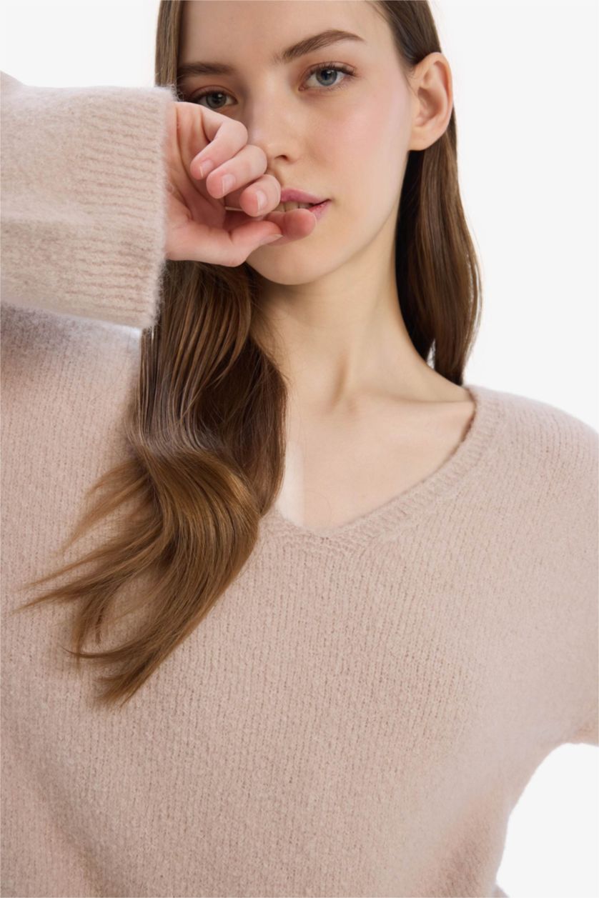 Kadın Taş Regular Fit V Yaka Basic Düz Dikişsiz Triko Kazak