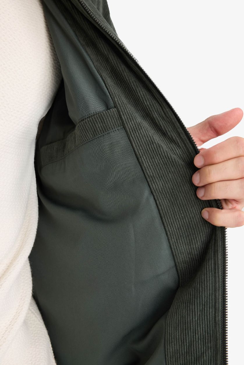 Erkek Koyu Yeşil Oversize Geniş Kalıp Gömlek Yaka Beli Lastikli Fermuarlı İç Cepli Kadife Mont