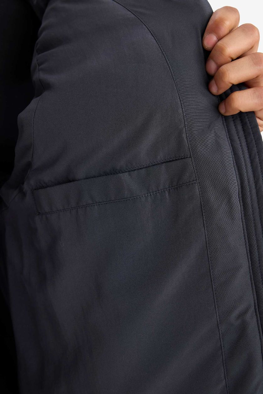 رجالي أنثرا فيست بامب قصة عادية مقاوم للماء بكابيشون من DeFactoFit