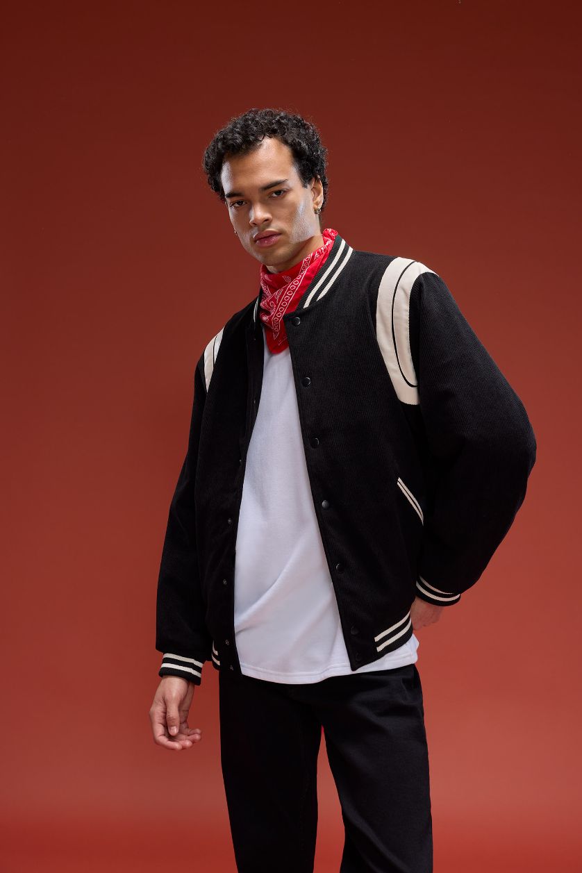 Erkek Siyah Su İtici Regular Fit Kolej Yaka Bomber Çıtçıtlı İç Cepli Mont