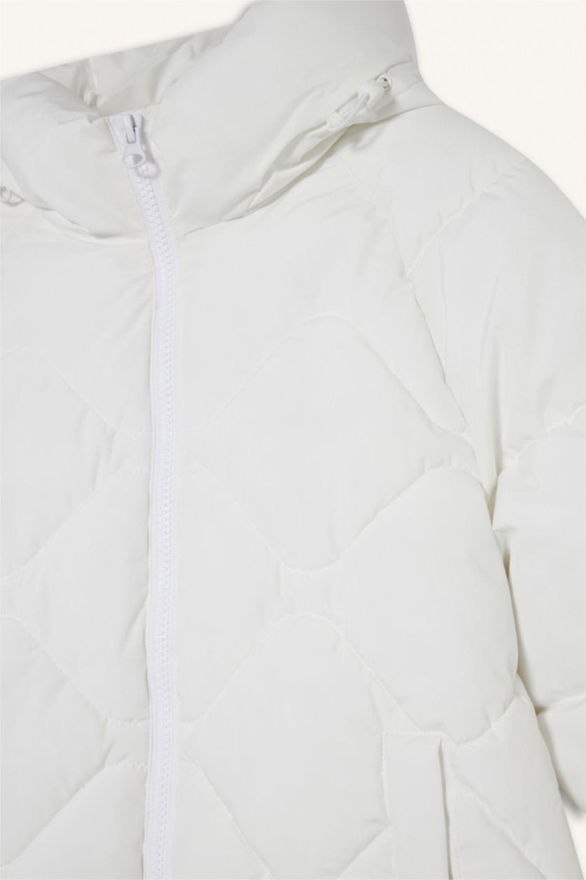 Kadın Beyaz Su İtici Oversize Fit Geniş Kalıp Kapüşonlu Fermuarlı Cepli Şişme Mont