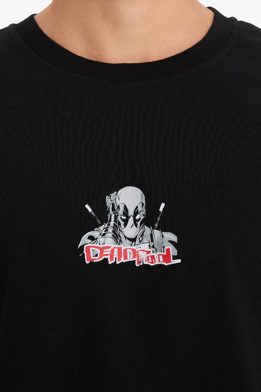 HOMME Noir T-shirt boxy en coton imprimé au dos Deadpool à col rond et manches courtes