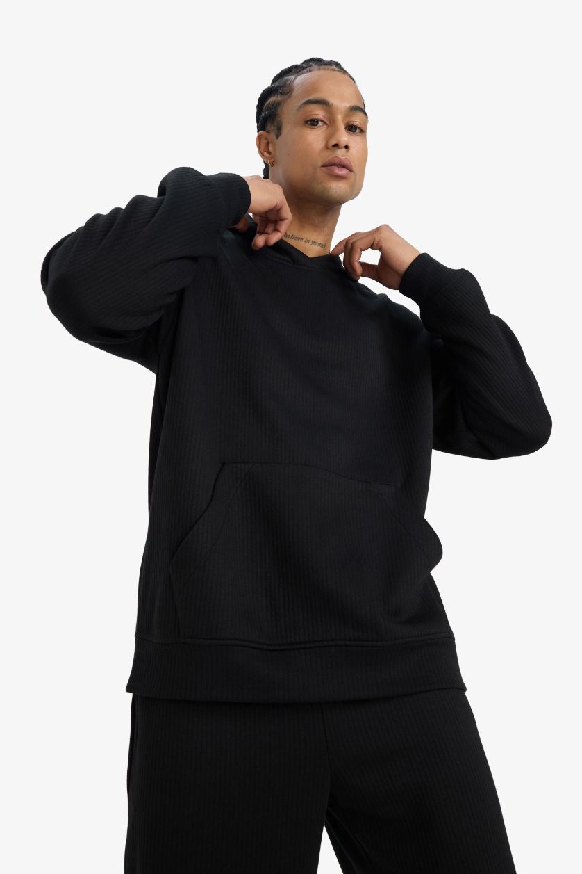 Erkek Siyah Boxy Fit Kapüşonlu Kanguru Cepli Jakarlı Sweatshirt