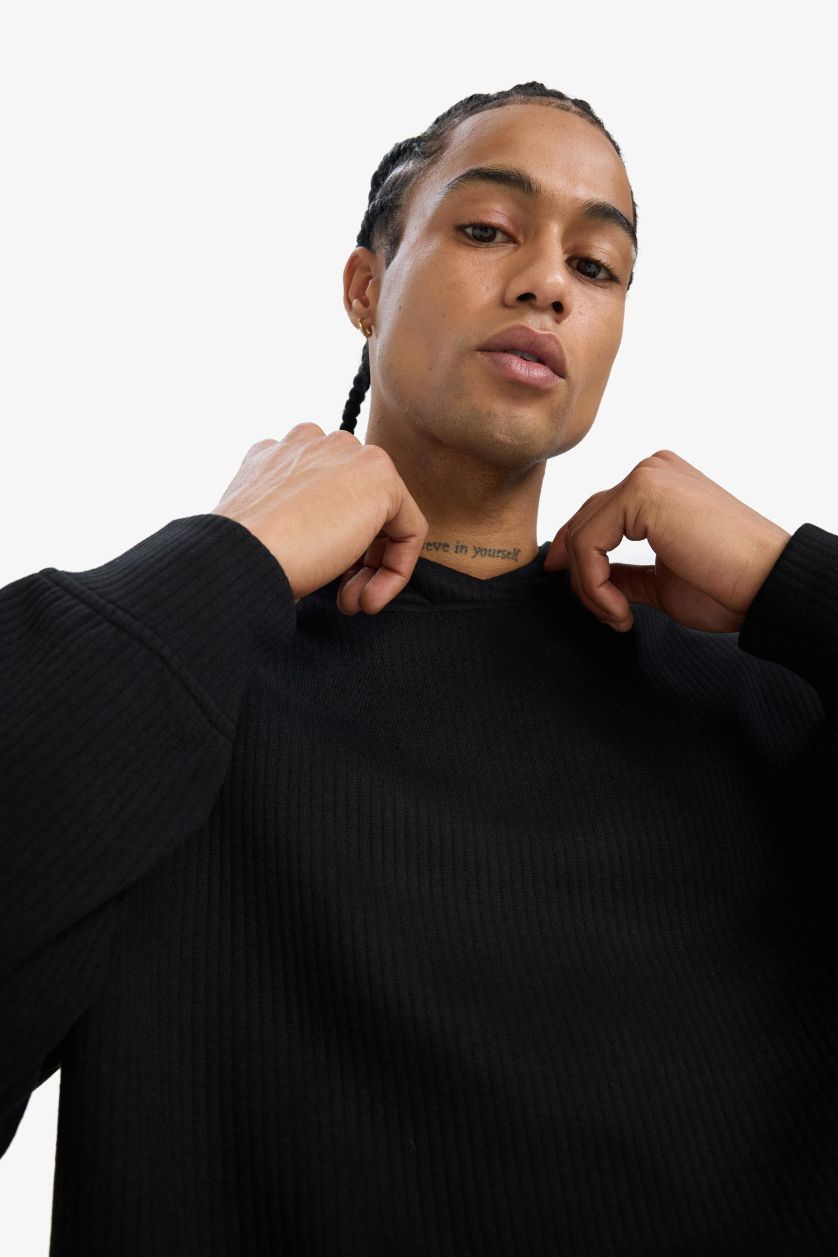 Erkek Siyah Boxy Fit Kapüşonlu Kanguru Cepli Jakarlı Sweatshirt