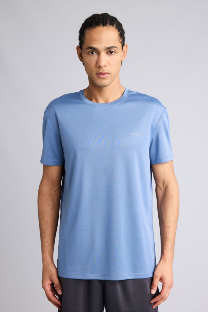 Ерлер қою көк Standard Fit дөңгелек жағалы спорттық қысқа жеңді футболка