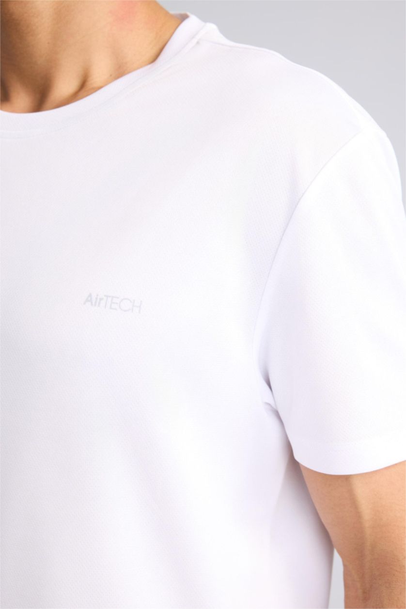 رجال أبيض Standard Fit Crew Neck Short Sleeved Sports T-Shirt