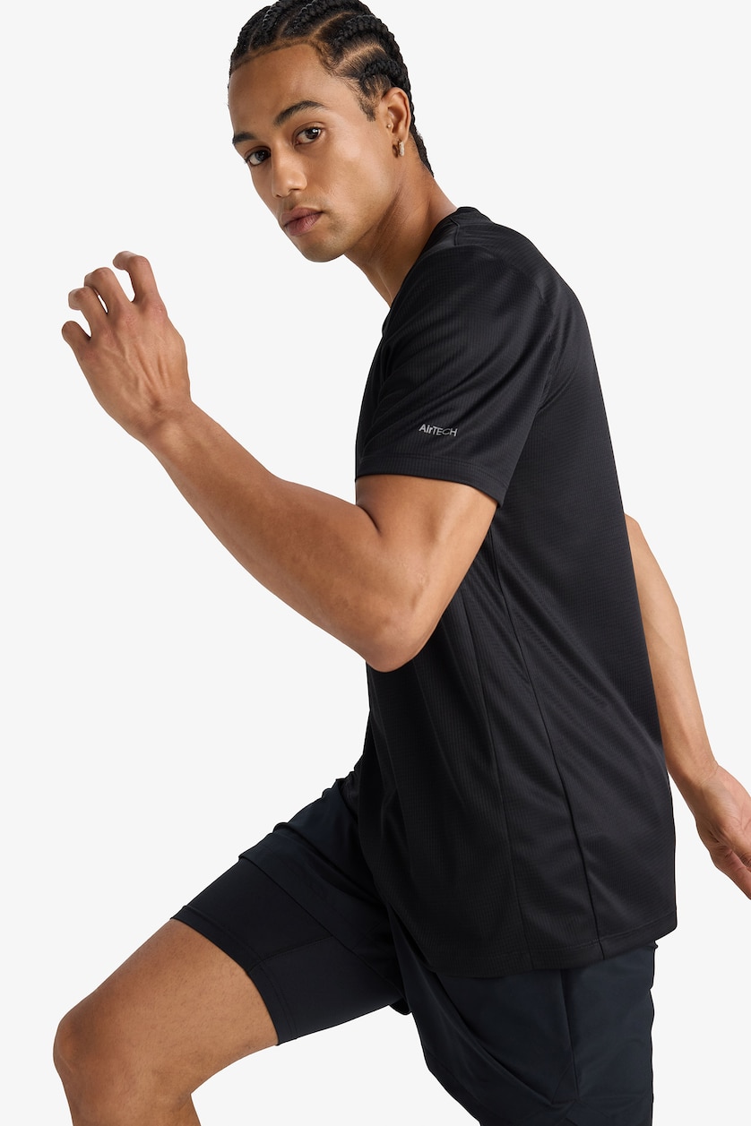Erkek Siyah Slim Fit Nefes Alabilen Çabuk Kuruyan Baskılı Sporcu Tişört