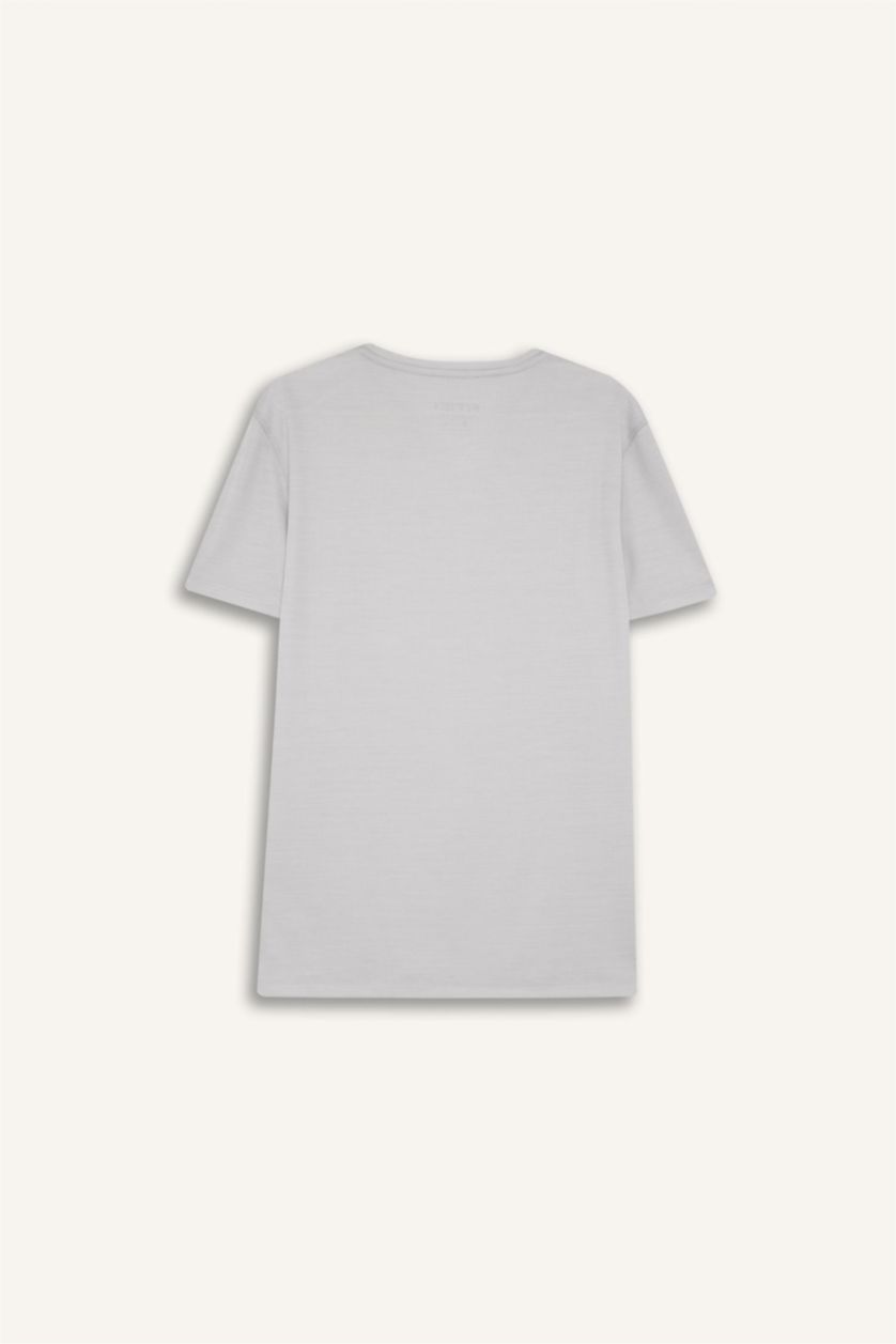 رجال رمادي فاتح تيشيرت سليم فيت رياضي قصة عادية سريع الجفاف من DeFactoFit