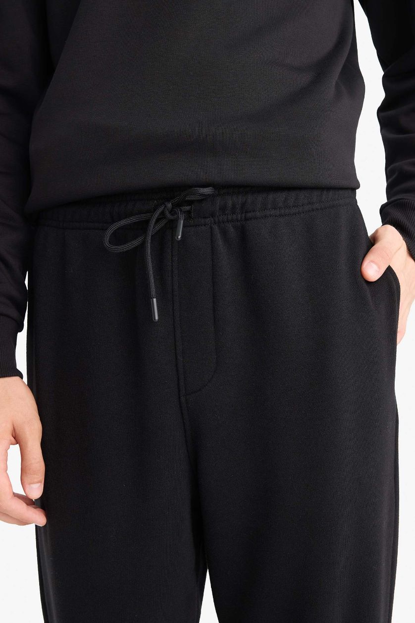 Erkek Siyah Regular Fit Beli Bağcılı Paçası Lastikli Cepli Basic Düz Jogger Eşofman Altı