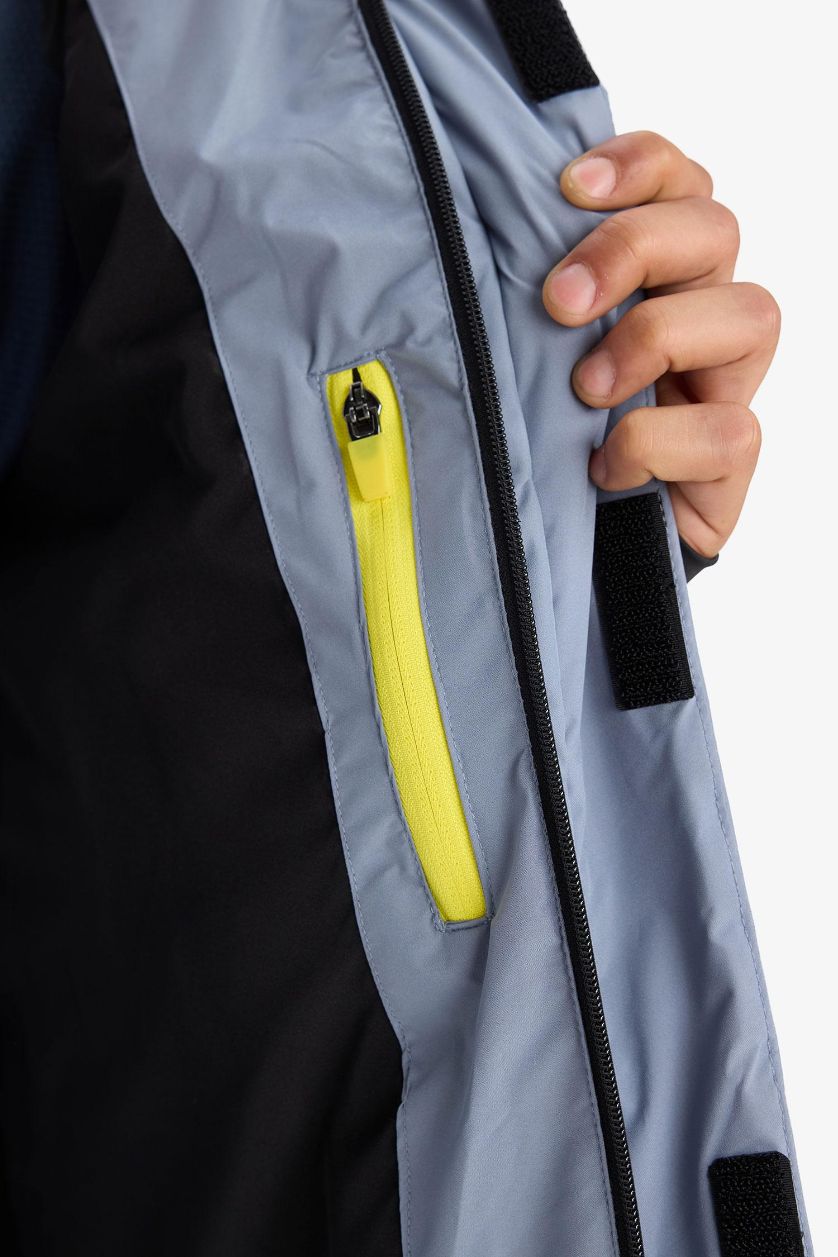 Erkek Gri Su İtici Regular Fit Kapüşonlu Rüzgar Geçirmez Şişme Mont