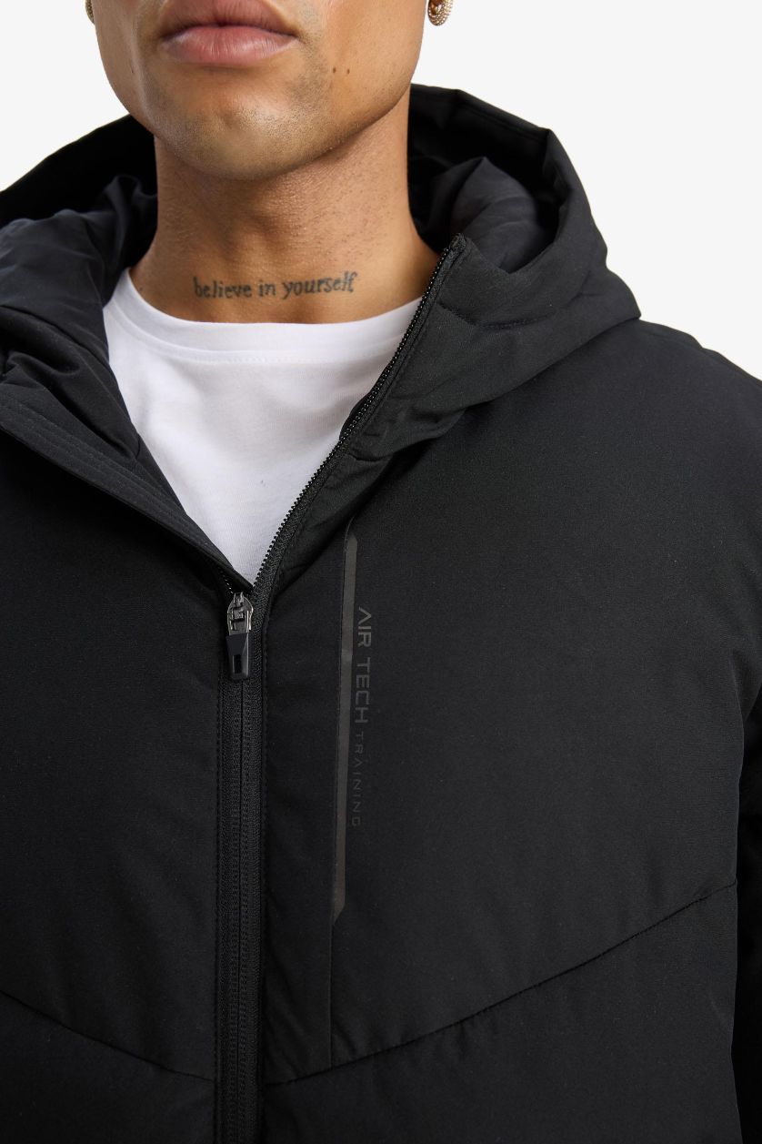 Erkek Siyah Su İtici Rüzgar Geçirmez Regular Fit Kapüşonlu Fermuarlı Cepli Kışlık Mont