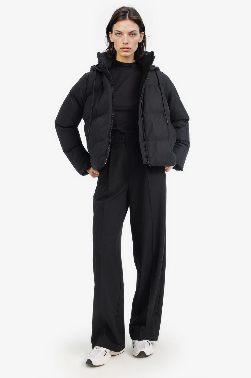 نساء أسود قمصلة نفخ قصة عادية بغطاء للرأس