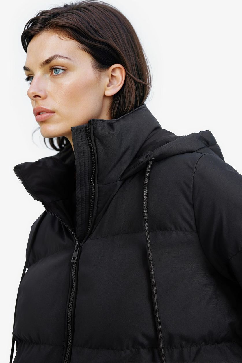 نساء أسود قمصلة نفخ قصة عادية بغطاء للرأس