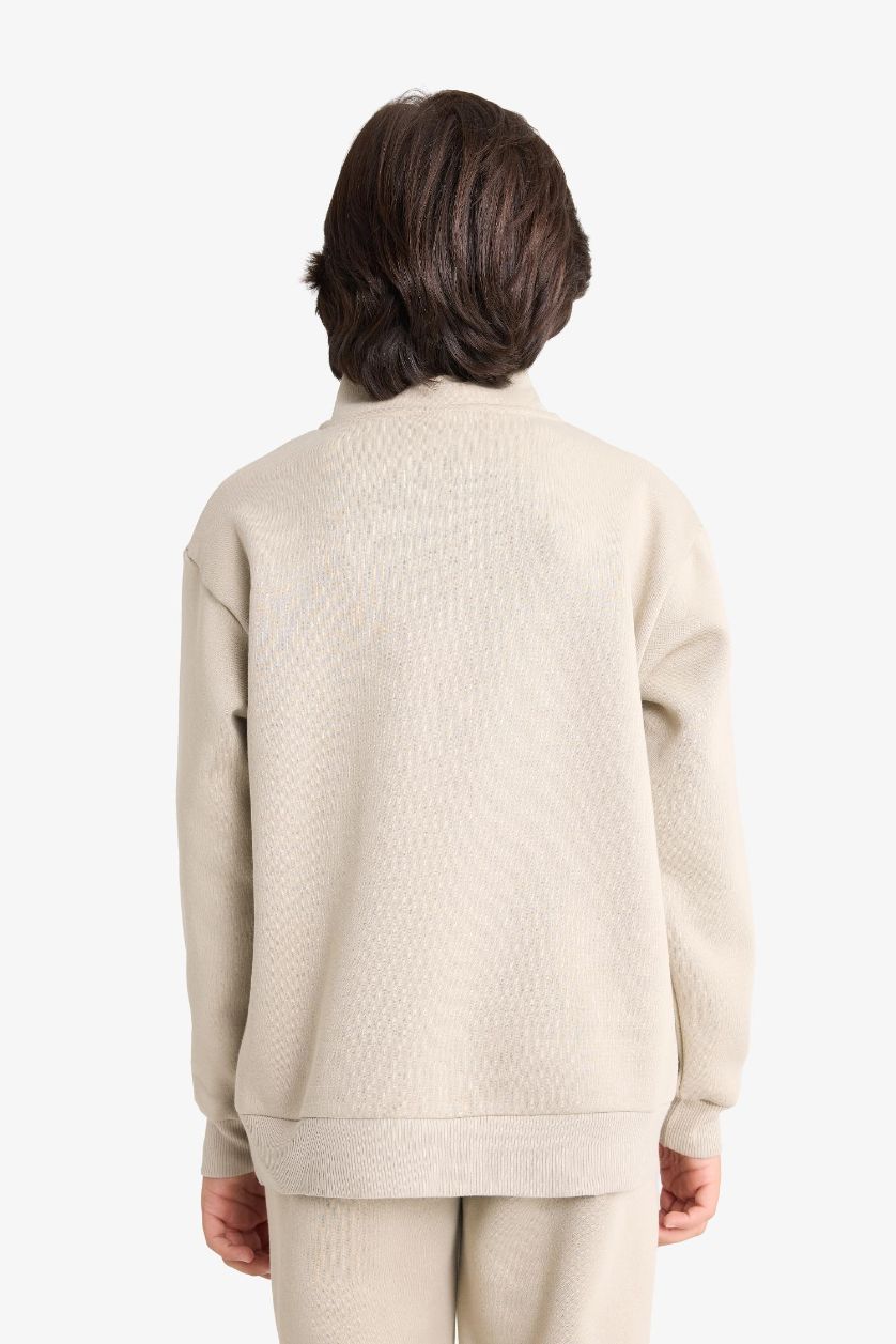 أولاد كاكي فاتح سويت شيرت ولادي قصة عادية بنص سحاب ببطانة ناعمة