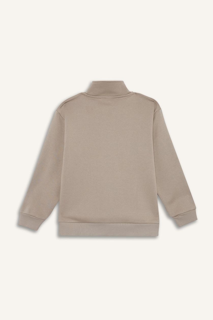 أولاد كاكي فاتح سويت شيرت ولادي قصة عادية بنص سحاب ببطانة ناعمة