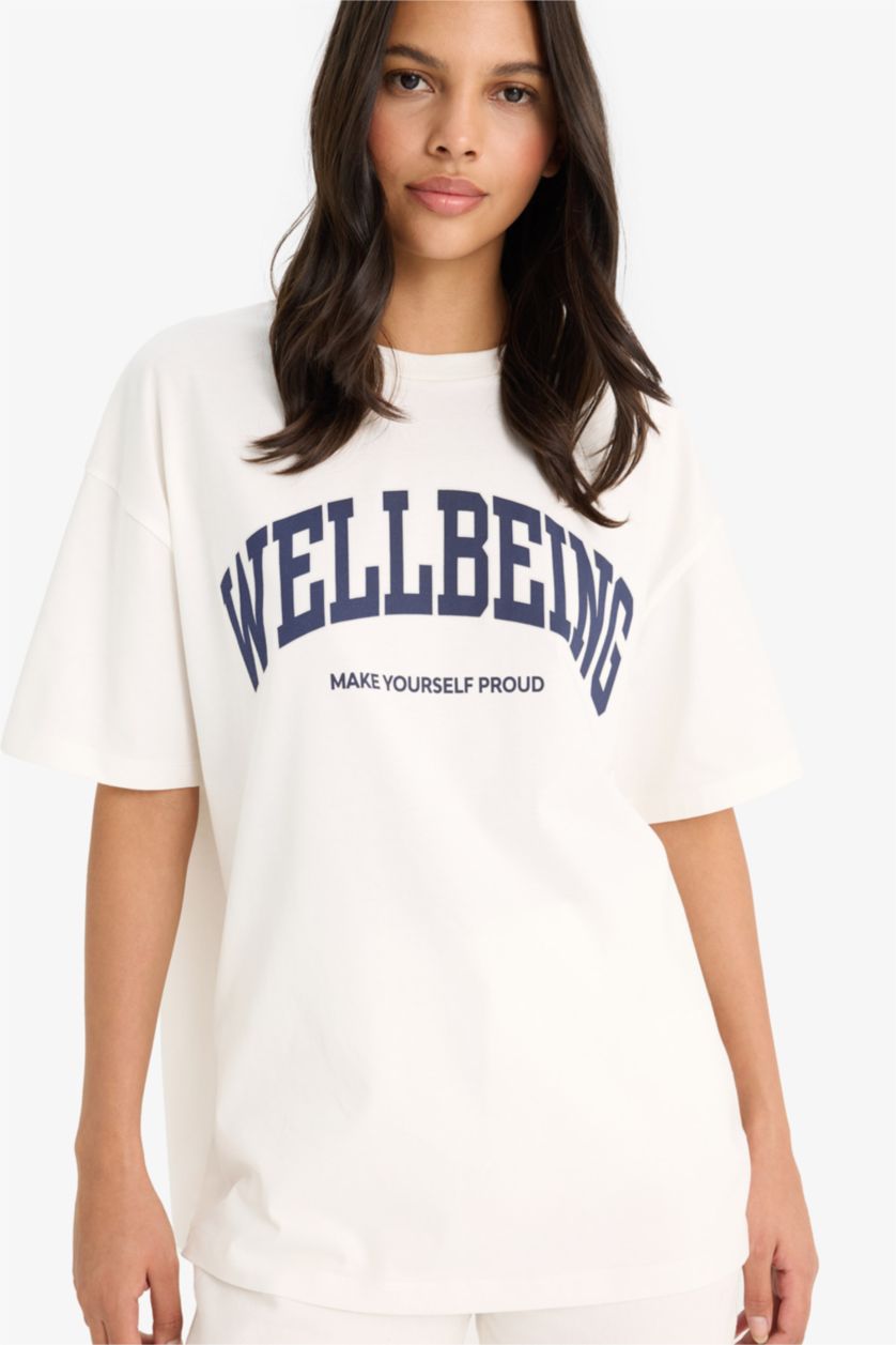 نساء بيج فاتح Oversize Fit Short Sleeve T-Shirt