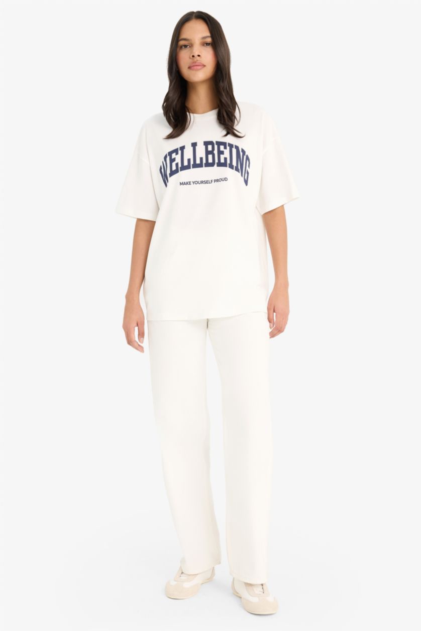 نساء بيج فاتح Oversize Fit Short Sleeve T-Shirt