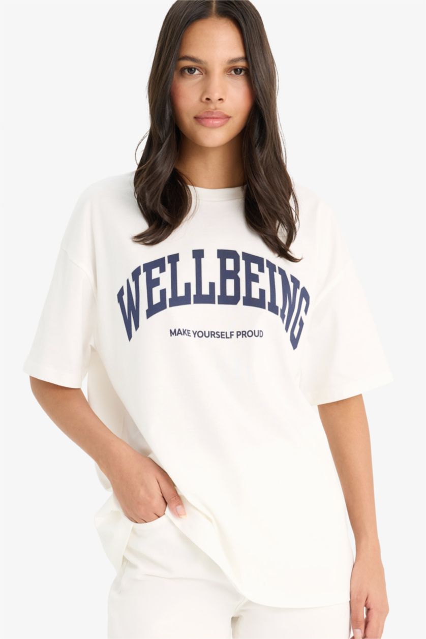 نساء بيج فاتح Oversize Fit Short Sleeve T-Shirt