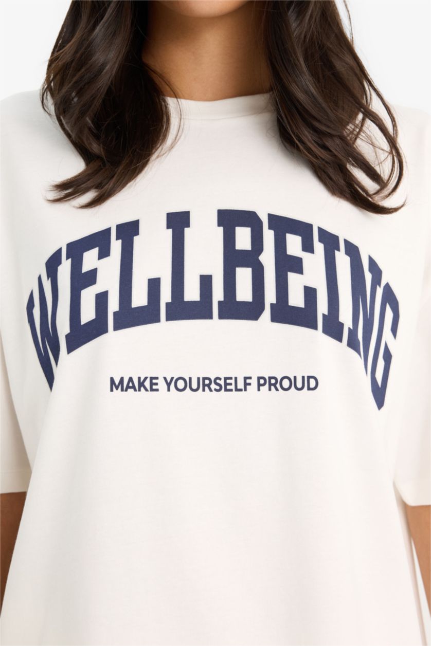 نساء بيج فاتح Oversize Fit Short Sleeve T-Shirt