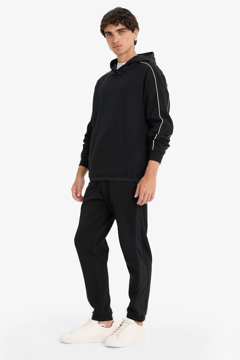 Мужчины Черный Брюки Regular Fit с карманами