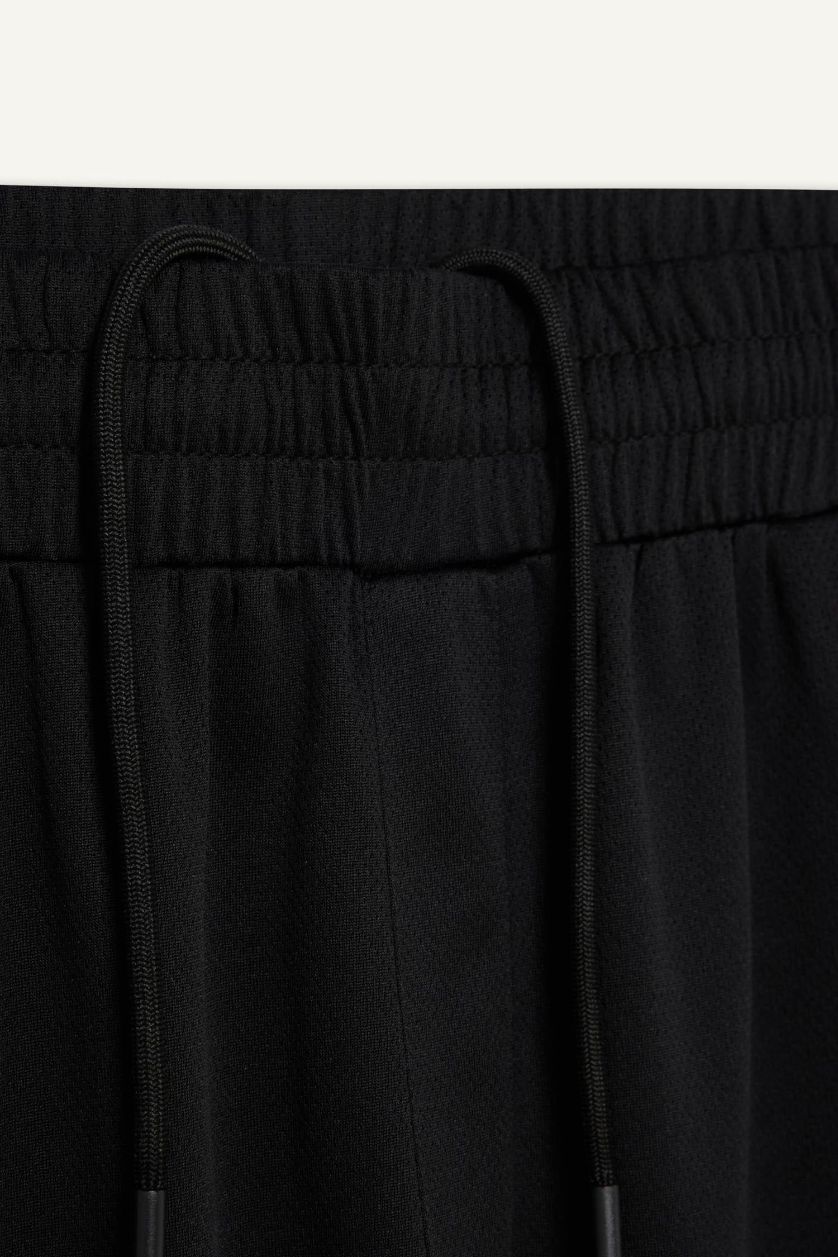 Man Black Standard Fit Short Leg Shorts