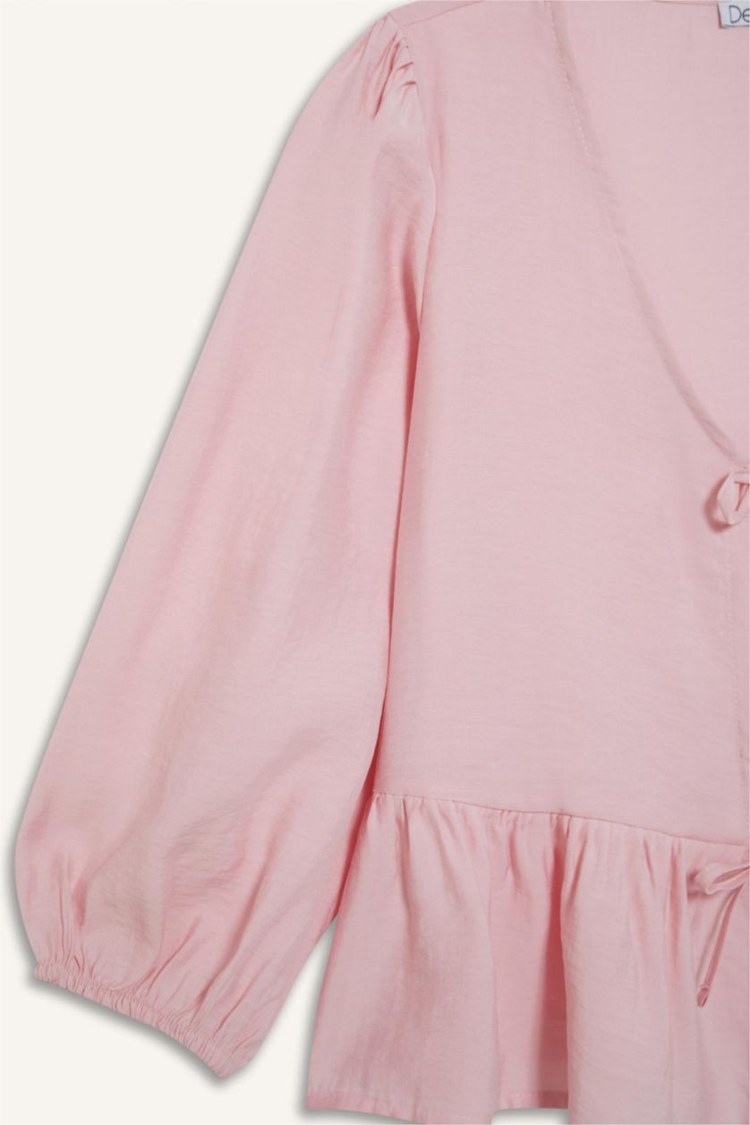 Woman Light Pink Regular Fit V Neck Front Tie Crinkle Blouse