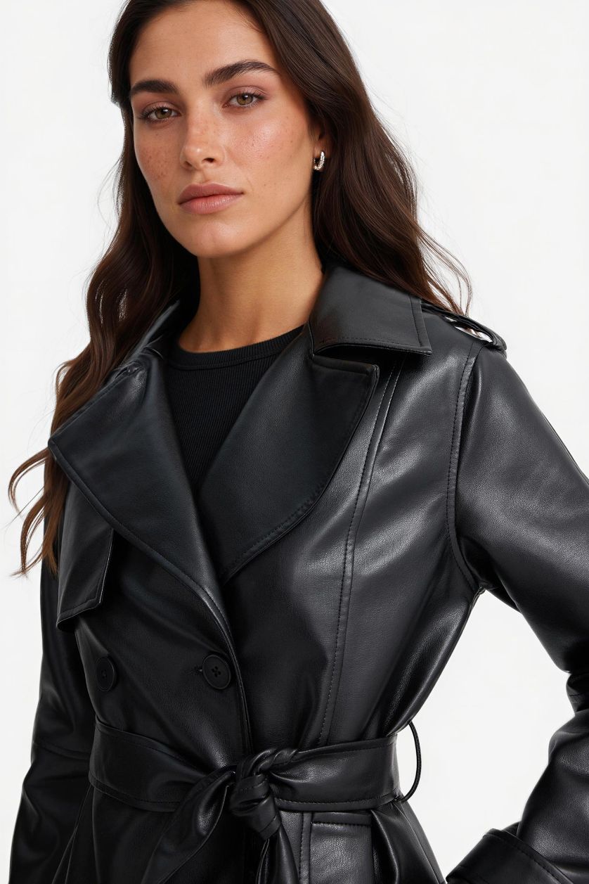 Kadın Siyah Regular Fit Suni Deri Düğmeli Cepli Uzun Trençkot 