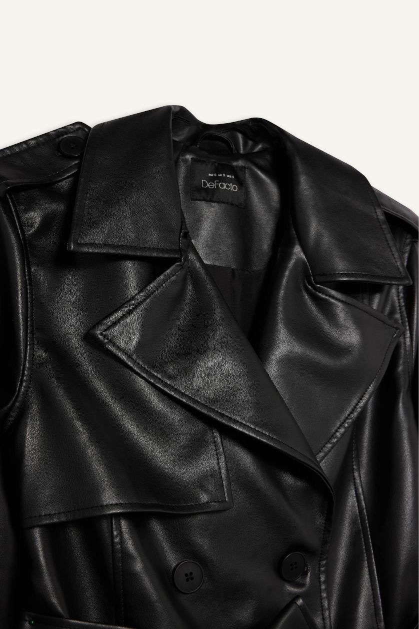 Kadın Siyah Regular Fit Suni Deri Düğmeli Cepli Uzun Trençkot 