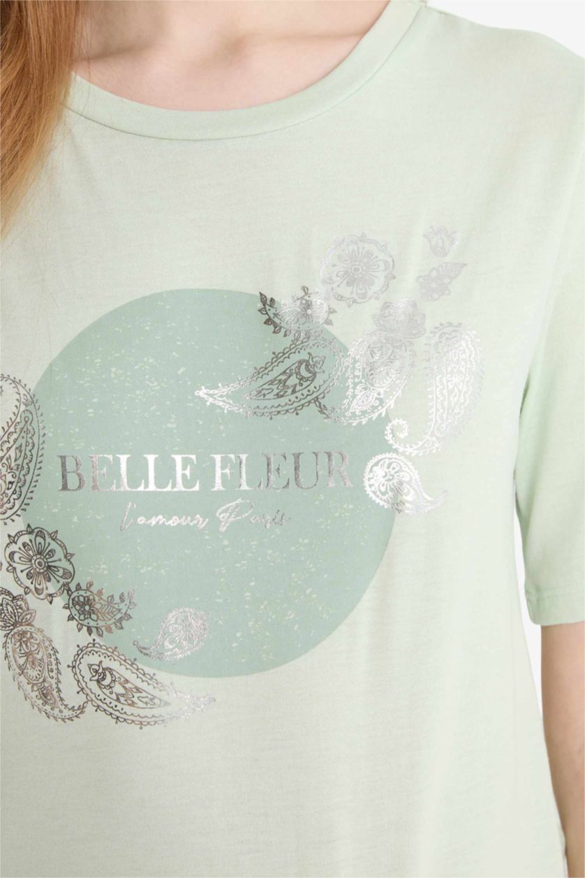 نساء نعناعي فاتح تيشيرت نص كم مطبوع قصة عادية برقبة مستديرة