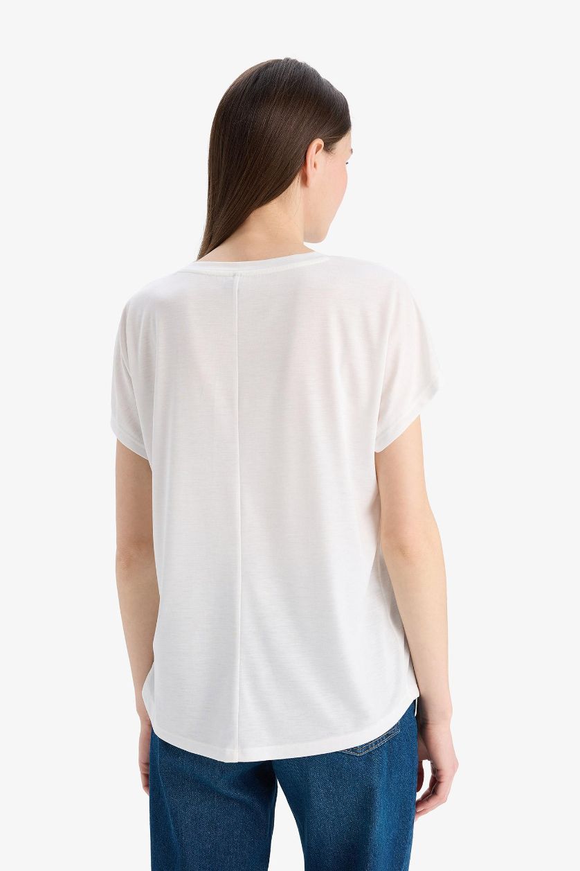 نساء بيج فاتح تيشيرت نص كم مطبوع برقبة مستديرة