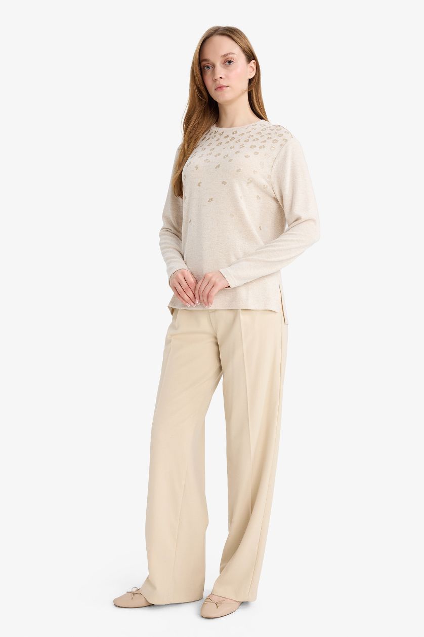 Kadın Açık Vizon 	Regular Fit Bisiklet Yaka Taş Detaylı Uzun Kollu Tişört