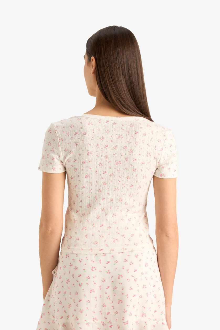 نساء اوف وايت Fitted U Neck Patterned Short Sleeve T-Shirt