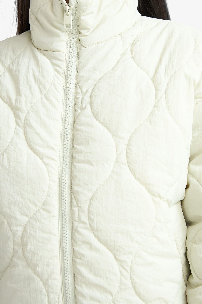 بناتي نعناعي فاتح جاكيت بامب بناتي وتر بروف بطبعة من الخلف