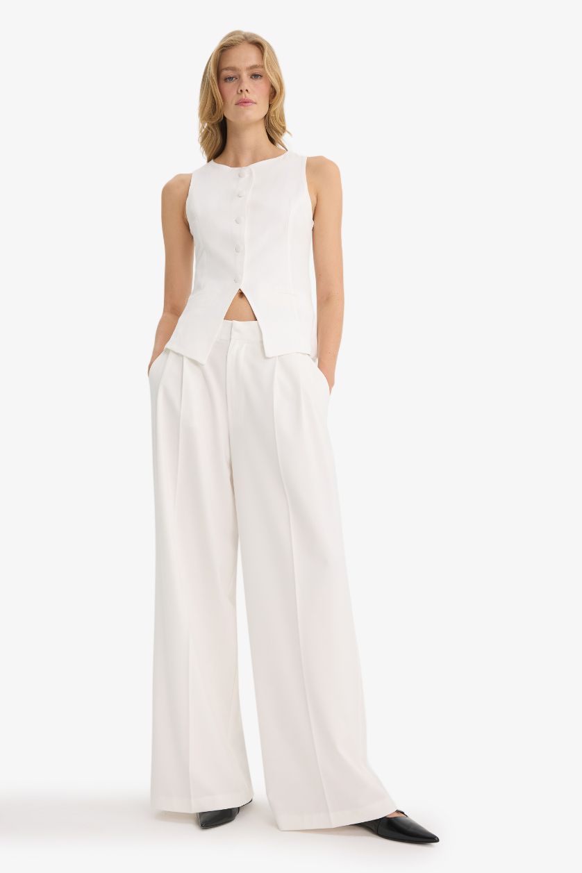 Kadın Kırık Beyaz Slım Fıt Bisiklet Yaka Yelek