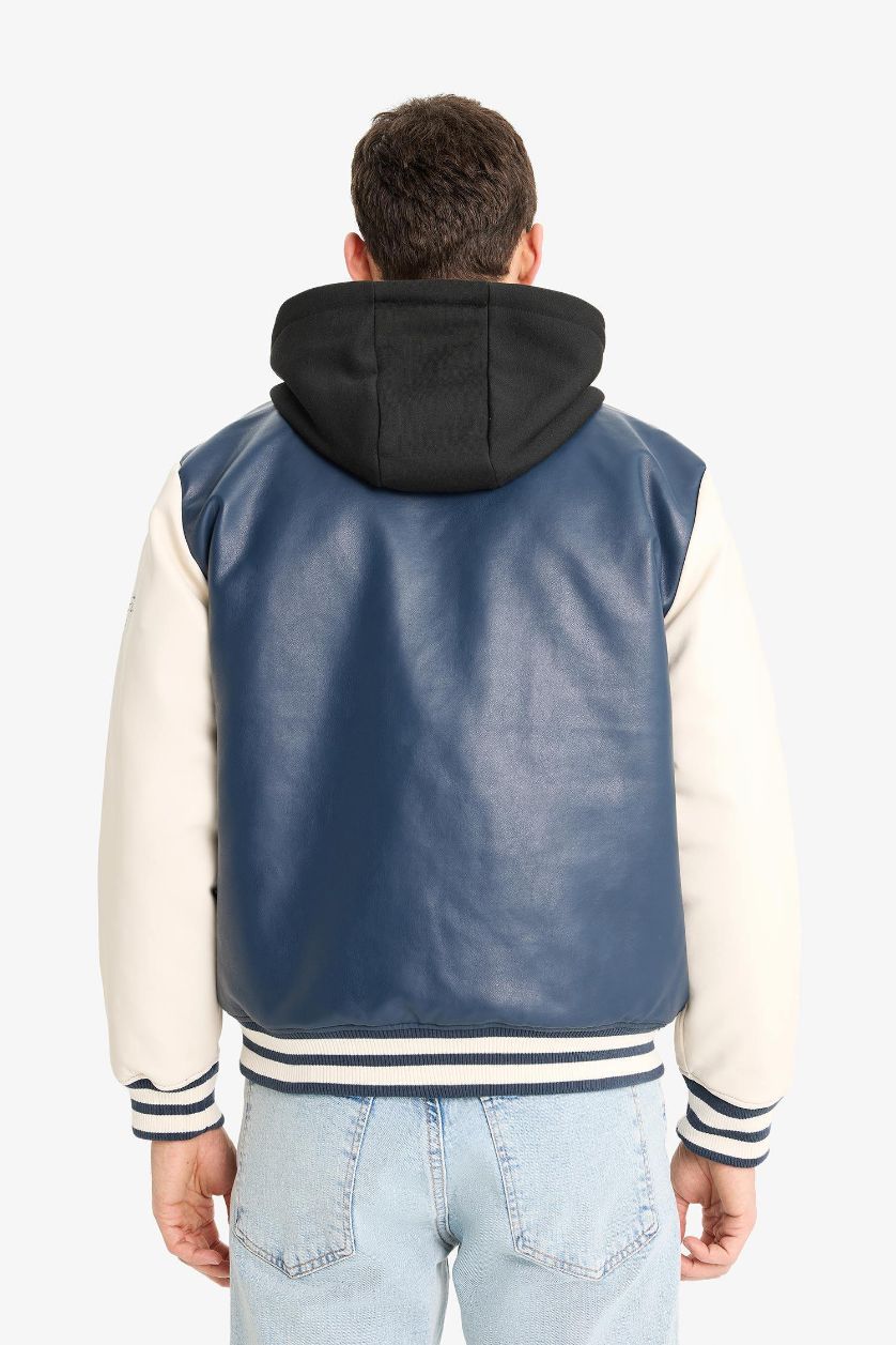 Erkek Lacivert Su İtici Regular Fit Kolej Yaka Kapüşonlu İç Cepli Nakışlı Cepli Suni Deri Bomber Ceket Mont
