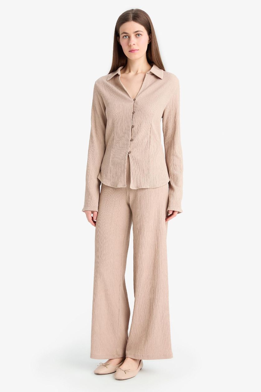 FEMME Beige Pantalon large à taille élastique à effet texturé