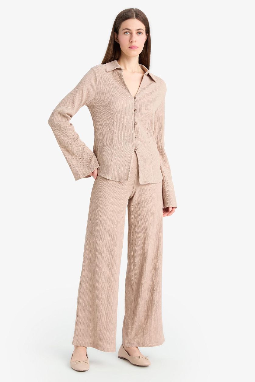 FEMME Beige Pantalon large à taille élastique à effet texturé